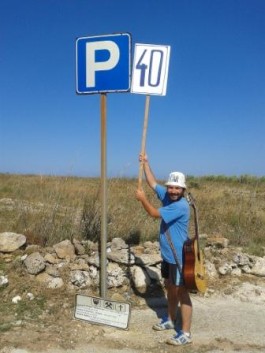 Pasquale Quaranta, cantante e attore, in continuità ideale con la cultura popolare tradizionale