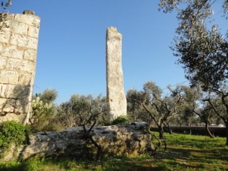 Menhir San Giovanni Malcantone Uggiano la Chiesa (ph di Lupiae da wikimedia)